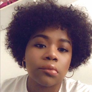 Meet your Posher, Camille